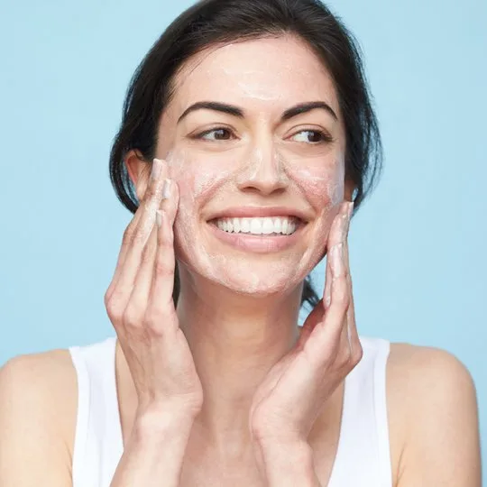__580x580_cleansing_facial_powder_woman_540png_1HWcIv1